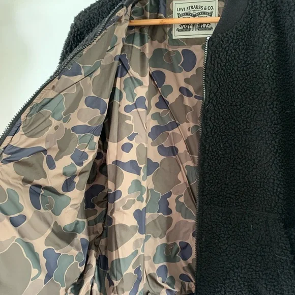 Fluffy Levi’s Jacket - Picture 2 of 5